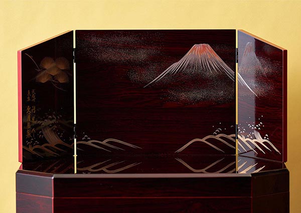 久月　 五月人形　鈴木利光作 本金箔押 兜 収納飾り 正絹 朱糸縅 久月監製　詳細画像