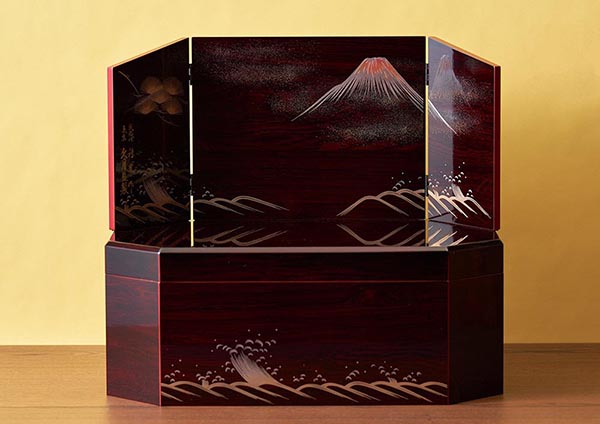 久月　 五月人形　鈴木利光作 本金箔押 兜 収納飾り 正絹 朱糸縅 久月監製　詳細画像