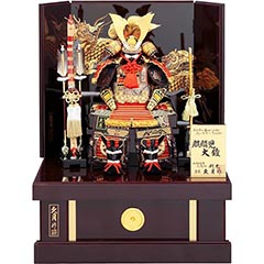 五月人形: 久月作 麒麟児大鎧 収納飾り 正絹 朱糸縅 麒麟児春慶屏風 利光監製 【D-9/S5016-Z-S】
