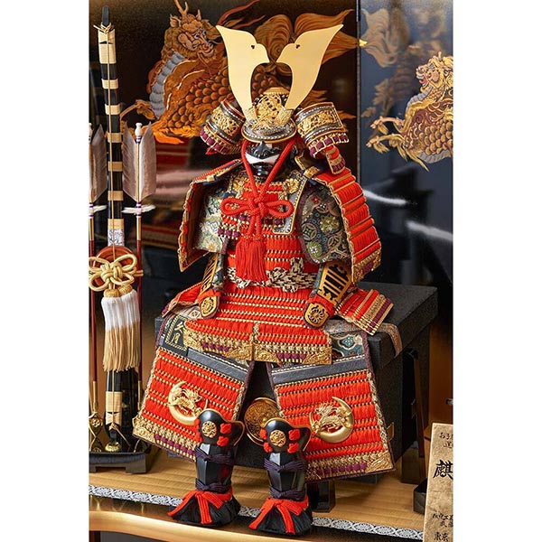 久月　 五月人形　久月作 麒麟児大鎧 高床台飾り 正絹 朱糸縅 麒麟児二曲屏風 利光監製　詳細画像