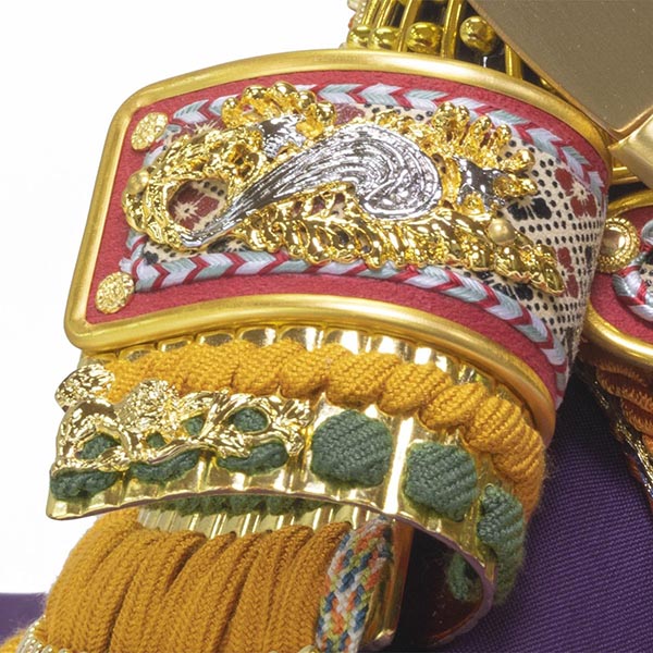 五月人形 吉徳 平安道斎作 正絹萌黄色々縅 純金箔押兜 兜飾り 収納飾り 詳細画像 吉徳 五月人形 平安道斎作 正絹萌黄色々縅 純金箔押兜 兜飾り 収納飾り 詳細画像