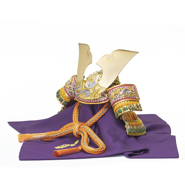 五月人形 吉徳 平安道斎作 正絹萌黄色々縅 純金箔押兜 兜飾り 収納飾り 詳細画像 吉徳 五月人形 平安道斎作 正絹萌黄色々縅 純金箔押兜 兜飾り 収納飾り 詳細画像