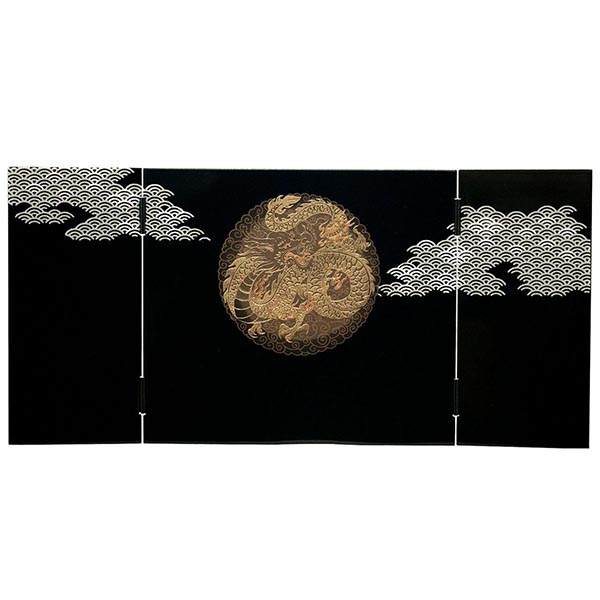 五月人形 吉徳 平安道斎作 正絹萌黄色々縅 純金箔押兜 兜飾り 収納飾り 詳細画像 吉徳 五月人形 平安道斎作 正絹萌黄色々縅 純金箔押兜 兜飾り 収納飾り 詳細画像