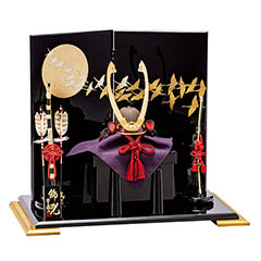 五月人形: 紅河 兜 平飾り