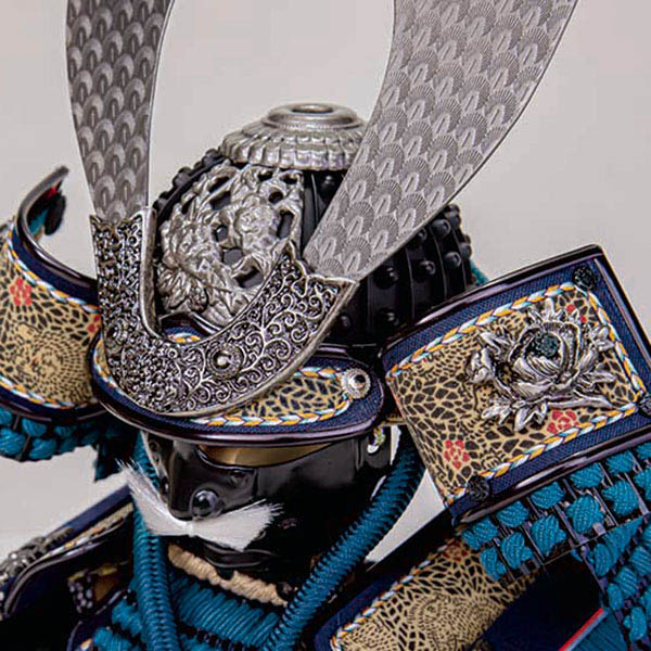 五月人形 平安豊久 雄山作 聖登 極細小札 正絹糸縅 燻し銀金物 鎧飾り 詳細画像 平安豊久 五月人形 雄山作 聖登 極細小札 正絹糸縅 燻し銀金物 鎧飾り 詳細画像