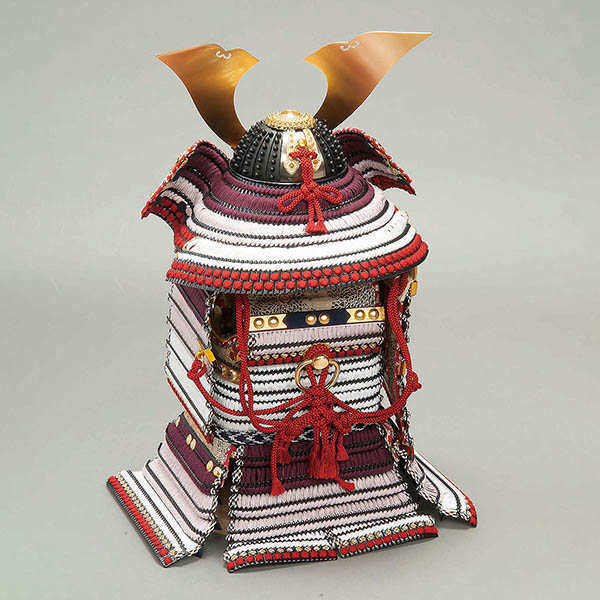 五月人形 平安豊久 雄山作 四分の一 源太産衣 黒小札 紫匂威 大鎧 鎧飾り 詳細画像 平安豊久 五月人形 雄山作 四分の一 源太産衣 黒小札 紫匂威 大鎧 鎧飾り 詳細画像