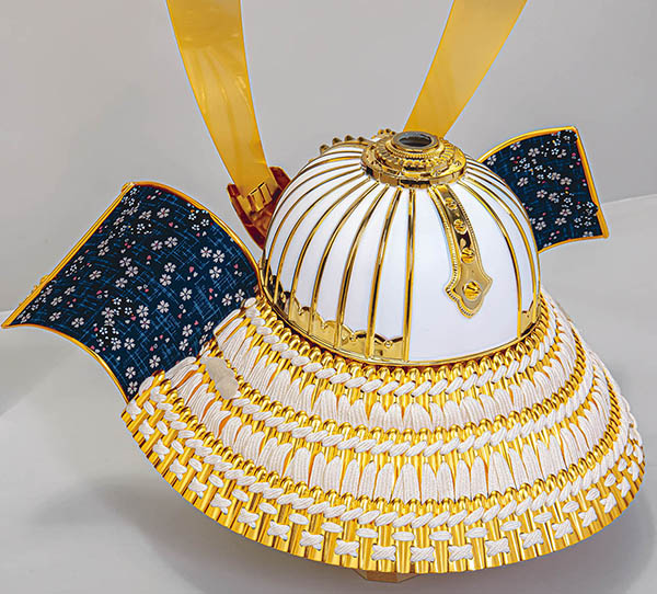 平安豊久　 五月人形　平安豊久作 源 げん 着用兜 収納飾り 寄木細工 LED照明付き 飾り台　詳細画像