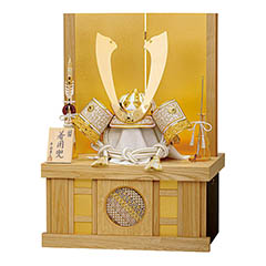 五月人形: 平安豊久作 源 げん 着用兜 収納飾り 寄木細工 LED照明付き 飾り台