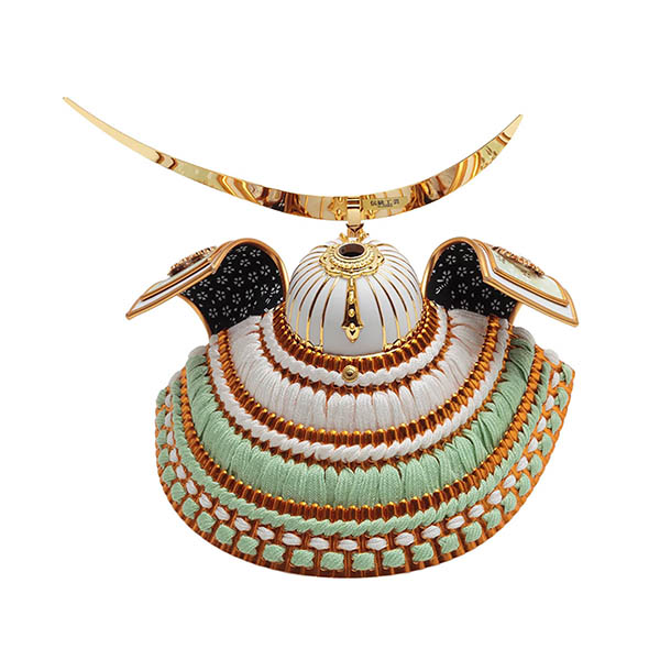 五月人形 久月 久月 兜 収納飾り 正絹 若草段縅 伊達政宗 白木 木目 詳細画像 久月 五月人形 久月 兜 収納飾り 正絹 若草段縅 伊達政宗 白木 木目 詳細画像