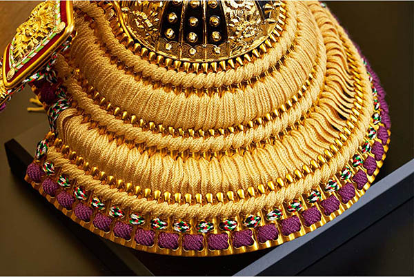 五月人形 久月 久月 兜 収納飾り 正絹 緋縅 詳細画像 久月 五月人形 久月 兜 収納飾り 正絹 緋縅 詳細画像