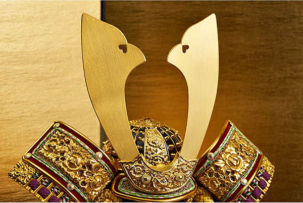 五月人形 久月 久月 兜 収納飾り 正絹 緋縅 詳細画像 久月 五月人形 久月 兜 収納飾り 正絹 緋縅 詳細画像