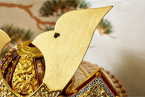 久月　 五月人形　久月 兜 収納飾り 正絹 薄茶裾濃縅 松に鷹二曲屏風 収納箱　詳細画像