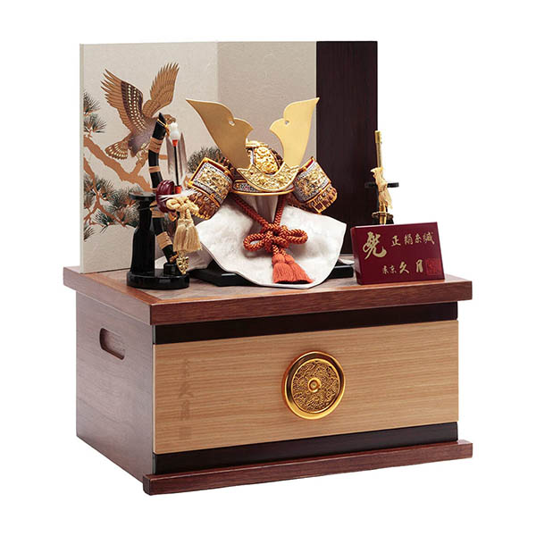 久月　 五月人形　久月 兜 収納飾り 正絹 薄茶裾濃縅 松に鷹二曲屏風 収納箱　詳細画像