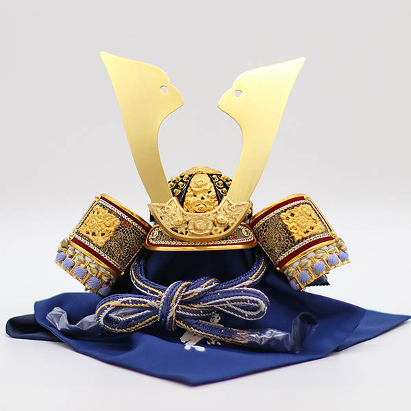 五月人形 久月 久月 兜 収納飾り 正絹 青裾濃縅 白木 木目 詳細画像 久月 五月人形 久月 兜 収納飾り 正絹 青裾濃縅 白木 木目 詳細画像