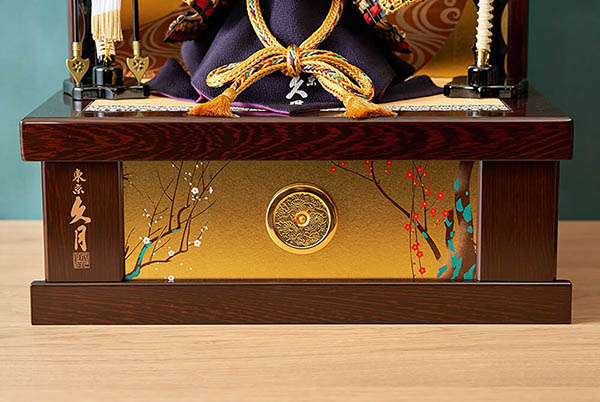 久月　 五月人形　久月 兜 収納飾り 正絹 緋縅 光琳梅二曲屏風 収納箱　詳細画像
