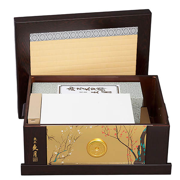 久月　 五月人形　久月 兜 収納飾り 正絹 緋縅 光琳梅二曲屏風 収納箱　詳細画像