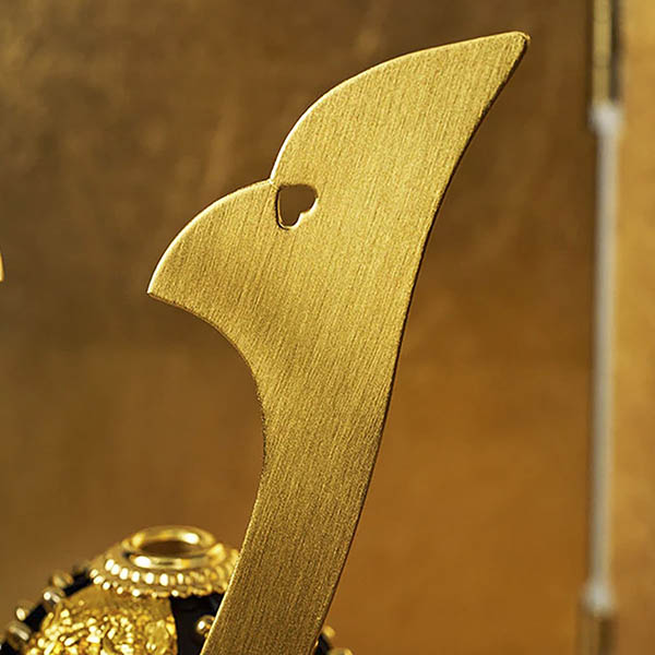 五月人形 久月 鈴木利光作 兜 収納飾り 正絹 薄茶縅 久月監製 金箔二曲屏風 針桐収納箱 白木 木目 詳細画像 久月 五月人形 鈴木利光作 兜 収納飾り 正絹 薄茶縅 久月監製 金箔二曲屏風 針桐収納箱 白木 木目 詳細画像