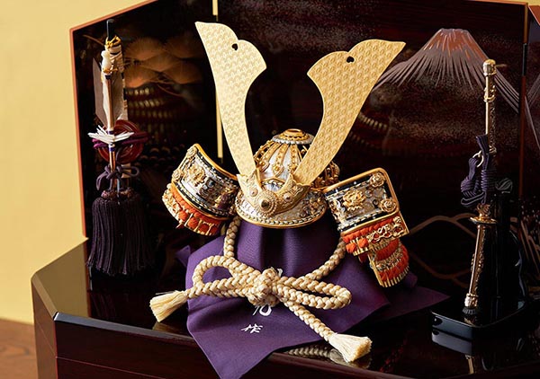 久月　 五月人形　鈴木利光作 兜 収納飾り 本金箔押 正絹 朱糸縅 久月監製　詳細画像