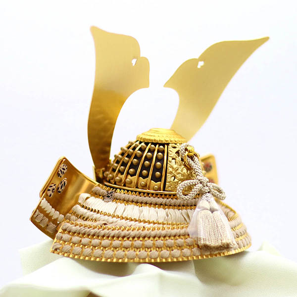 久月　 五月人形　鈴木利光作 兜 平飾り 正絹 茶中白縅 久月監製 金彩山水二曲屏風 白木 木目　詳細画像