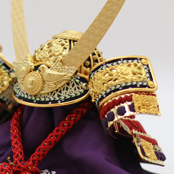 久月　 五月人形　鈴木利光作 兜 収納飾り 本金箔押 正絹 赤糸縅 久月監製 清流丸紋二曲屏風 収納箱 木目　詳細画像