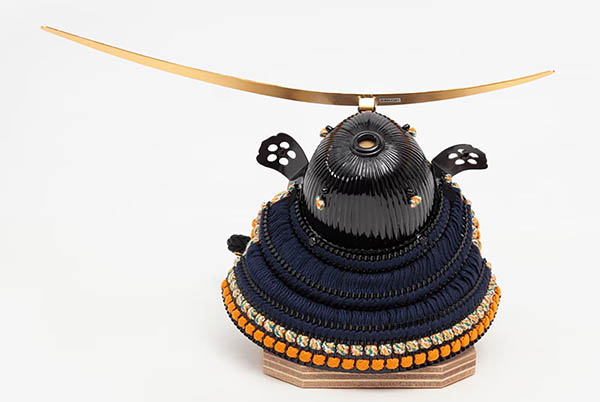 五月人形 久月 中村宗光作 伊達政宗 兜 平飾り 正絹 紺糸縅 久月監製 詳細画像 久月 五月人形 中村宗光作 伊達政宗 兜 平飾り 正絹 紺糸縅 久月監製 詳細画像