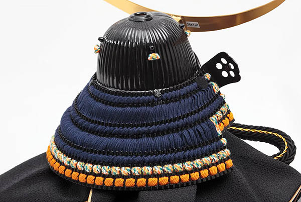 五月人形 久月 中村宗光作 伊達政宗 兜 平飾り 正絹 紺糸縅 久月監製 詳細画像 久月 五月人形 中村宗光作 伊達政宗 兜 平飾り 正絹 紺糸縅 久月監製 詳細画像