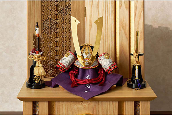 五月人形 久月 中村宗光作 兜 収納飾り 正絹 白糸沢瀉縅 久月監製 麻の葉寄木二曲屏風 タモ収納箱 白木 木目 詳細画像 久月 五月人形 中村宗光作 兜 収納飾り 正絹 白糸沢瀉縅 久月監製 麻の葉寄木二曲屏風 タモ収納箱 白木 木目 詳細画像