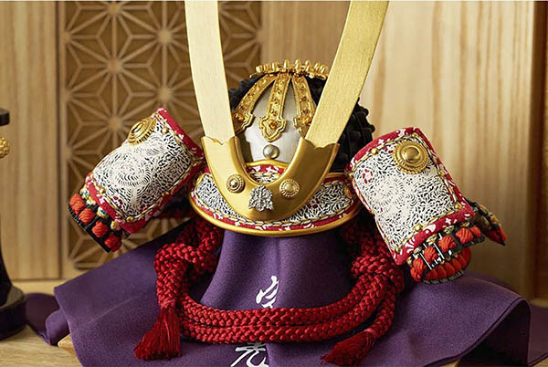 五月人形 久月 中村宗光作 兜 収納飾り 正絹 白糸沢瀉縅 久月監製 麻の葉寄木二曲屏風 タモ収納箱 白木 木目 詳細画像 久月 五月人形 中村宗光作 兜 収納飾り 正絹 白糸沢瀉縅 久月監製 麻の葉寄木二曲屏風 タモ収納箱 白木 木目 詳細画像