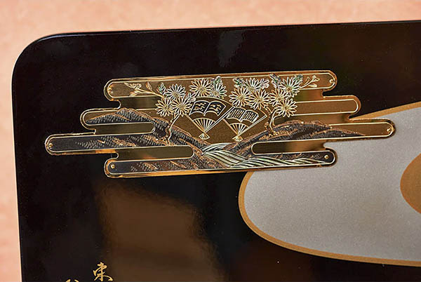 久月　 五月人形　上原玉鳳作 伊達政宗 兜 収納飾り 正絹 色々縅 久月監製　詳細画像