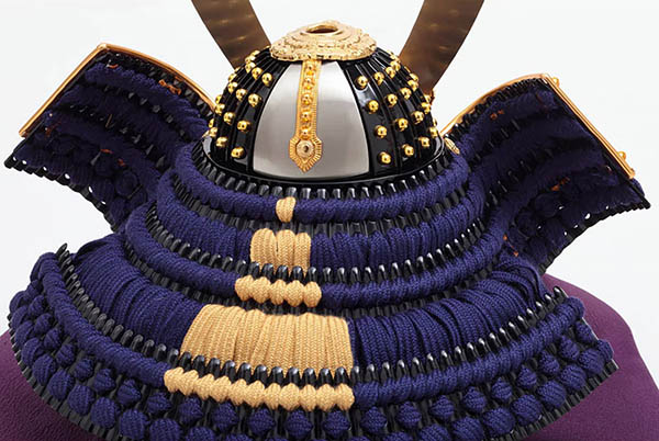 五月人形 久月 大越広孝作 兜 収納飾り 緋糸沢瀉縅 久月監製 緑松蒔絵二曲屏風 収納箱 詳細画像 久月 五月人形 大越広孝作 兜 収納飾り 緋糸沢瀉縅 久月監製 緑松蒔絵二曲屏風 収納箱 詳細画像