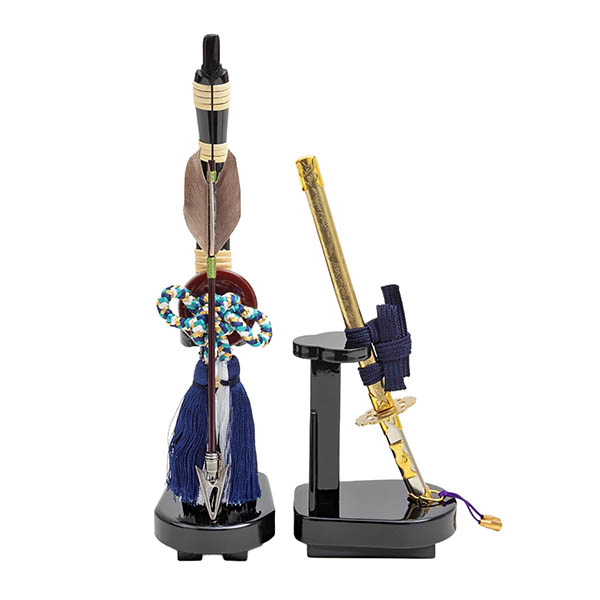 五月人形 久月 大越広孝作 兜 収納飾り 緋糸沢瀉縅 久月監製 緑松蒔絵二曲屏風 収納箱 詳細画像 久月 五月人形 大越広孝作 兜 収納飾り 緋糸沢瀉縅 久月監製 緑松蒔絵二曲屏風 収納箱 詳細画像