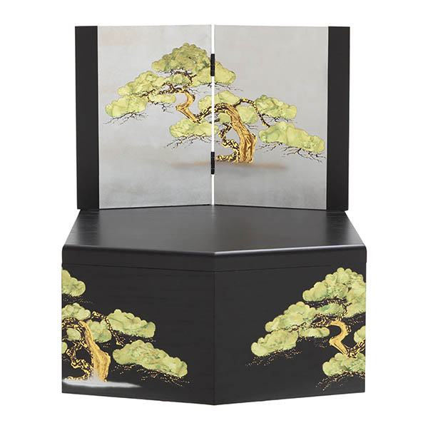 五月人形 久月 大越広孝作 兜 収納飾り 緋糸沢瀉縅 久月監製 緑松蒔絵二曲屏風 収納箱 詳細画像 久月 五月人形 大越広孝作 兜 収納飾り 緋糸沢瀉縅 久月監製 緑松蒔絵二曲屏風 収納箱 詳細画像