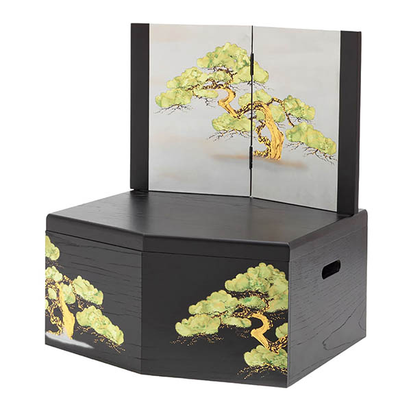 五月人形 久月 大越広孝作 兜 収納飾り 緋糸沢瀉縅 久月監製 緑松蒔絵二曲屏風 収納箱 詳細画像 久月 五月人形 大越広孝作 兜 収納飾り 緋糸沢瀉縅 久月監製 緑松蒔絵二曲屏風 収納箱 詳細画像