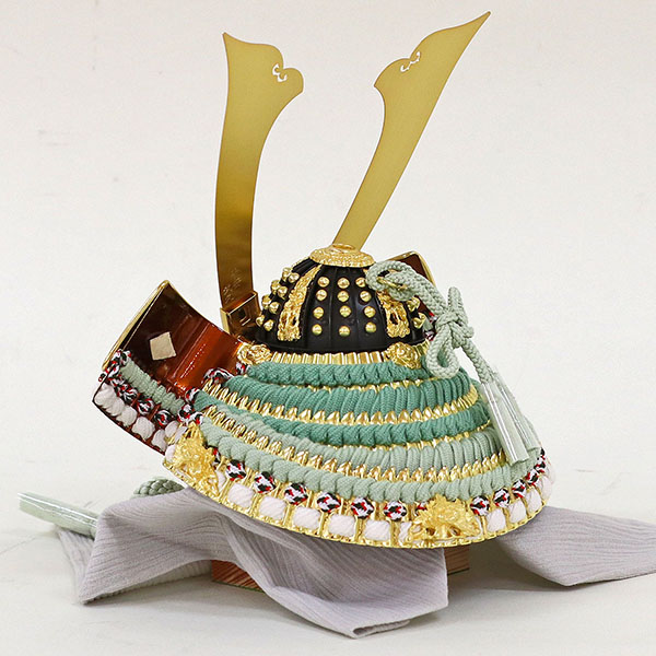 五月人形 久月 平安武久作 本金箔押 兜 収納飾り 正絹 白緑匂縅 久月監製 鶴に桜二曲屏風 タモ収納箱 詳細画像 久月 五月人形 平安武久作 本金箔押 兜 収納飾り 正絹 白緑匂縅 久月監製 鶴に桜二曲屏風 タモ収納箱 詳細画像