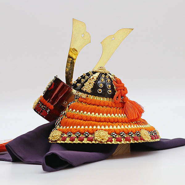 久月　 五月人形　粟田口清信作 兜 平飾り 本金箔押 正絹 朱赤糸縅 久月監製 松竹梅四曲屏風　詳細画像