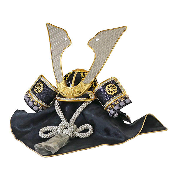 五月人形 久月 久月 黒駒 黒裾濃威 兜 収納飾り 黒塗り木目 二曲屏風収納箱 詳細画像 久月 五月人形 久月 黒駒 黒裾濃威 兜 収納飾り 黒塗り木目 二曲屏風収納箱 詳細画像