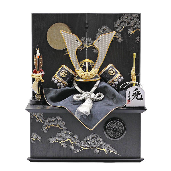 久月 黒駒 黒裾濃威 兜 収納飾り 黒塗り木目 二曲屏風収納箱