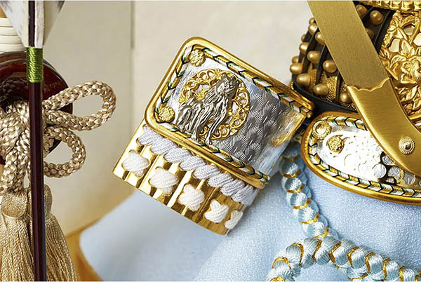 五月人形 久月 久月作 獅狛之兜 平飾り 正絹 水色匂縅 緑針松屏風 甲冑師 鈴木利光 詳細画像 久月 五月人形 久月作 獅狛之兜 平飾り 正絹 水色匂縅 緑針松屏風 甲冑師 鈴木利光 詳細画像