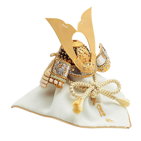 五月人形 久月 久月作 獅狛之兜 収納飾り 正絹 萌黄匂縅 銀松二曲 甲冑師 鈴木利光 詳細画像 久月 五月人形 久月作 獅狛之兜 収納飾り 正絹 萌黄匂縅 銀松二曲 甲冑師 鈴木利光 詳細画像