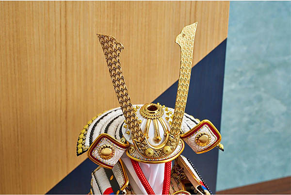 久月　 五月人形　久月 奉納鎧 平飾り 正絹 白糸褄取縅　詳細画像