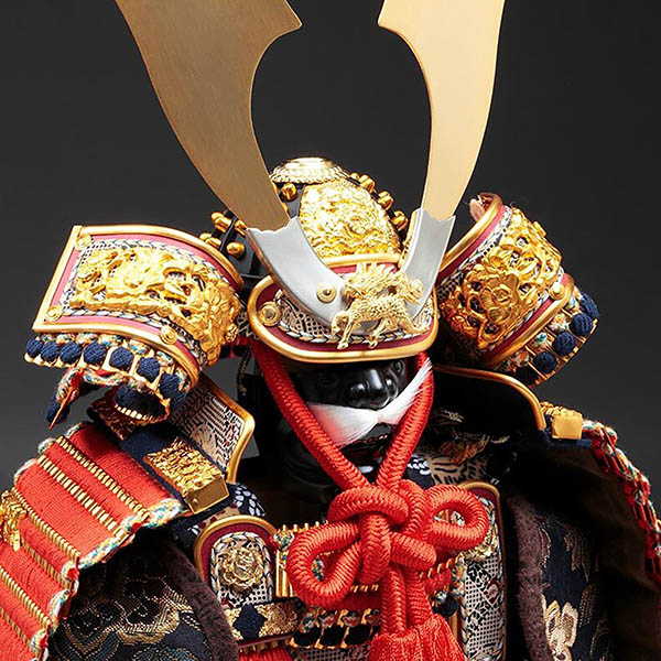 五月人形 久月 久月作 麒麟児大鎧 収納飾り 正絹 朱糸縅 駿河古典蒔絵 春慶塗り 甲冑師 鈴木利光 詳細画像 久月 五月人形 久月作 麒麟児大鎧 収納飾り 正絹 朱糸縅 駿河古典蒔絵 春慶塗り 甲冑師 鈴木利光 詳細画像