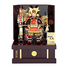 五月人形: 久月作 麒麟児大鎧 収納飾り 正絹 朱糸縅 駿河古典蒔絵 春慶塗り 甲冑師 鈴木利光 【D-7】