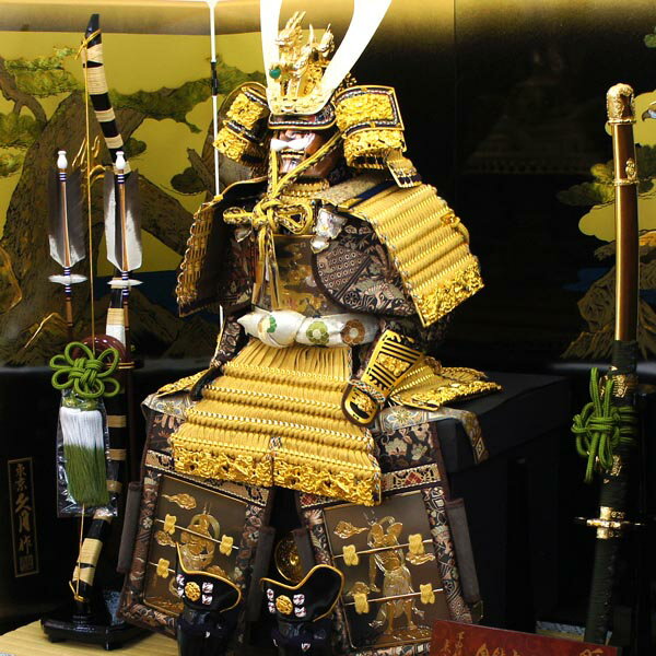 久月　 五月人形　久月作 彫金仁王大鎧 高床台飾り 正絹 緋縅 駿河古典蒔絵 甲冑師 鈴木利光　詳細画像
