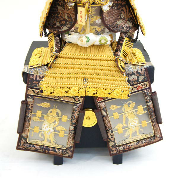 久月　 五月人形　久月作 彫金仁王大鎧 高床台飾り 正絹 緋縅 駿河古典蒔絵 甲冑師 鈴木利光　詳細画像