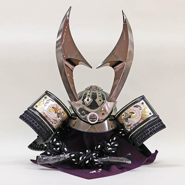 五月人形 久月 久月 着用兜 収納飾り 黒糸縅 彫金龍虎二曲 収納箱 詳細画像 久月 五月人形 久月 着用兜 収納飾り 黒糸縅 彫金龍虎二曲 収納箱 詳細画像