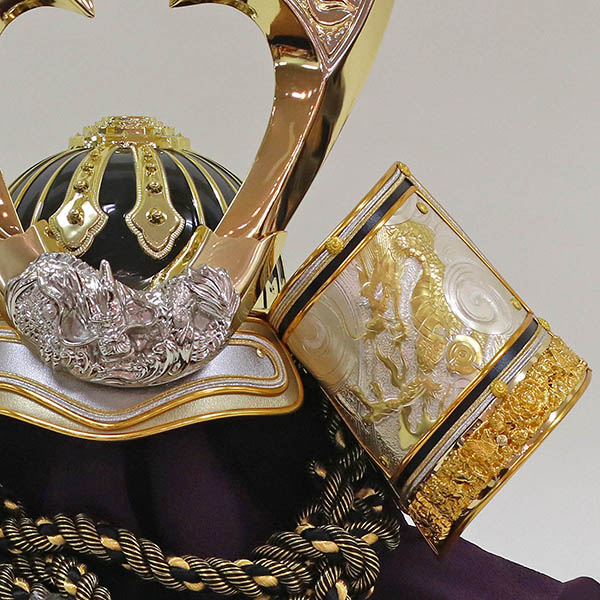 久月　 五月人形　久月 着用兜 収納飾り 黒糸縅 雲竜二曲 収納箱　詳細画像