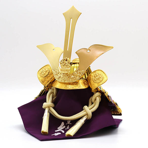 五月人形 久月 久月 戦国武将 兜 収納飾り 正絹 色々縅 毛利元就公 駿河古典蒔絵 白木 木目 詳細画像 久月 五月人形 久月 戦国武将 兜 収納飾り 正絹 色々縅 毛利元就公 駿河古典蒔絵 白木 木目 詳細画像