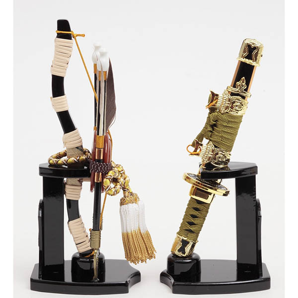 久月　 五月人形　銘木 栃 兜 二引 収納飾り 正絹 茶糸裾後縅 白木 木目　詳細画像