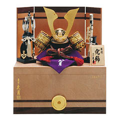 五月人形: 銘木 栃 兜 二引 収納飾り 正絹 茶糸裾後縅 白木 木目 【D-37】