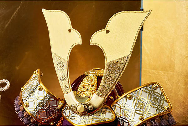 久月　 五月人形　銘木 ウォールナット 兜 二引き 収納飾り 正絹 薄茶糸縅 木目　詳細画像